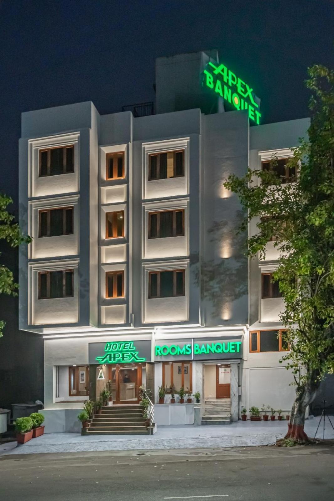 Hotel Apex Surat Exterior foto
