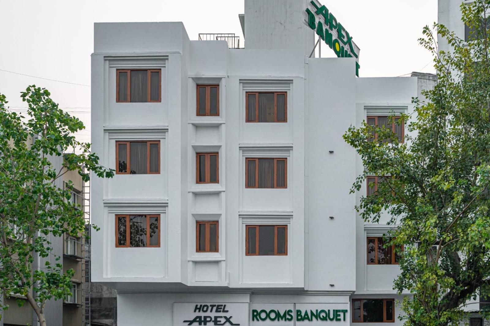 Hotel Apex Surat Exterior foto
