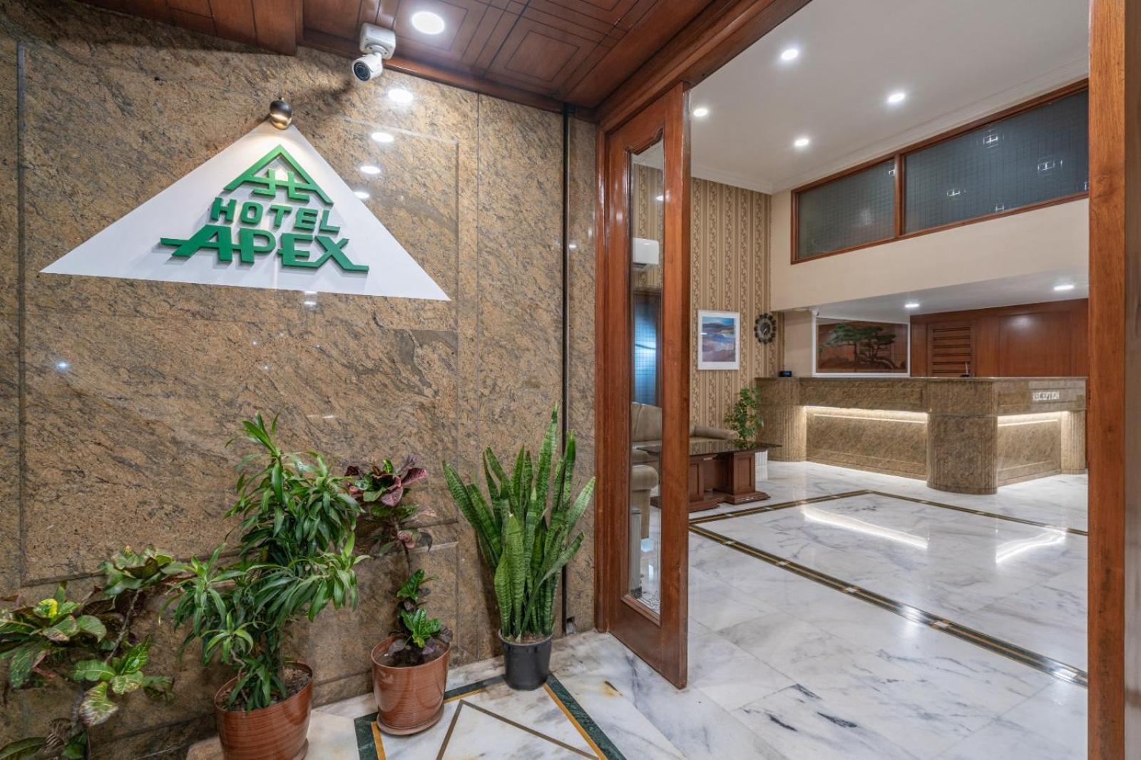 Hotel Apex Surat Exterior foto