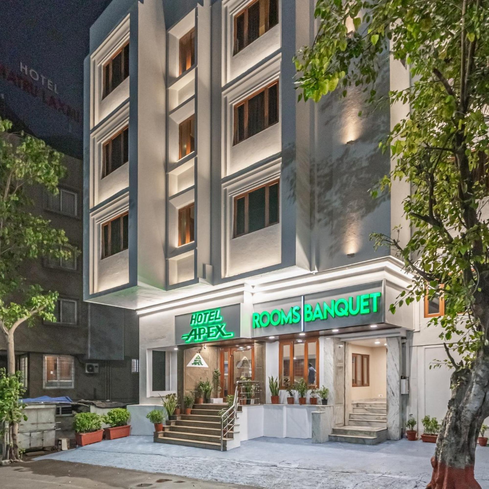 Hotel Apex Surat Exterior foto