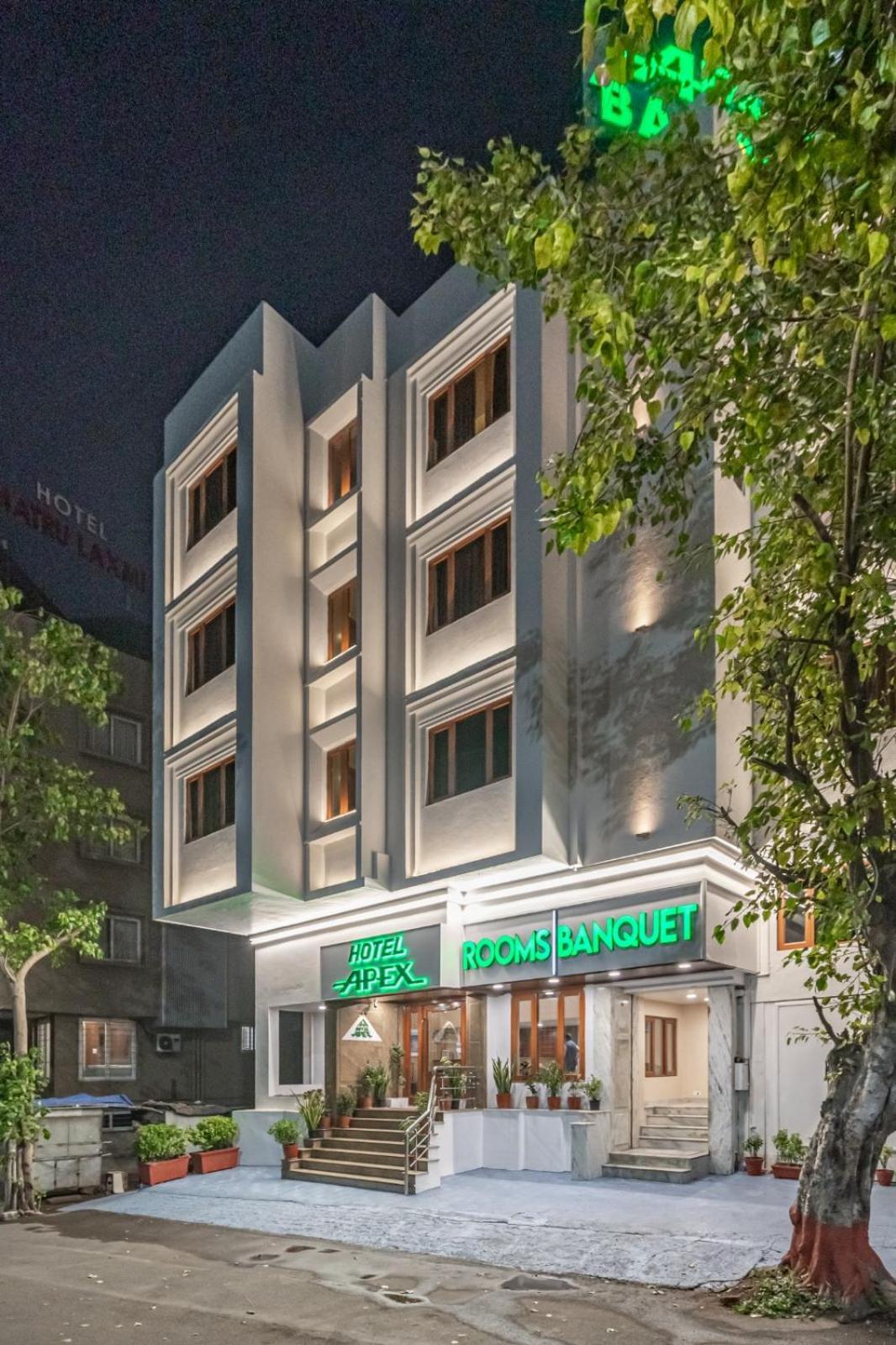 Hotel Apex Surat Exterior foto