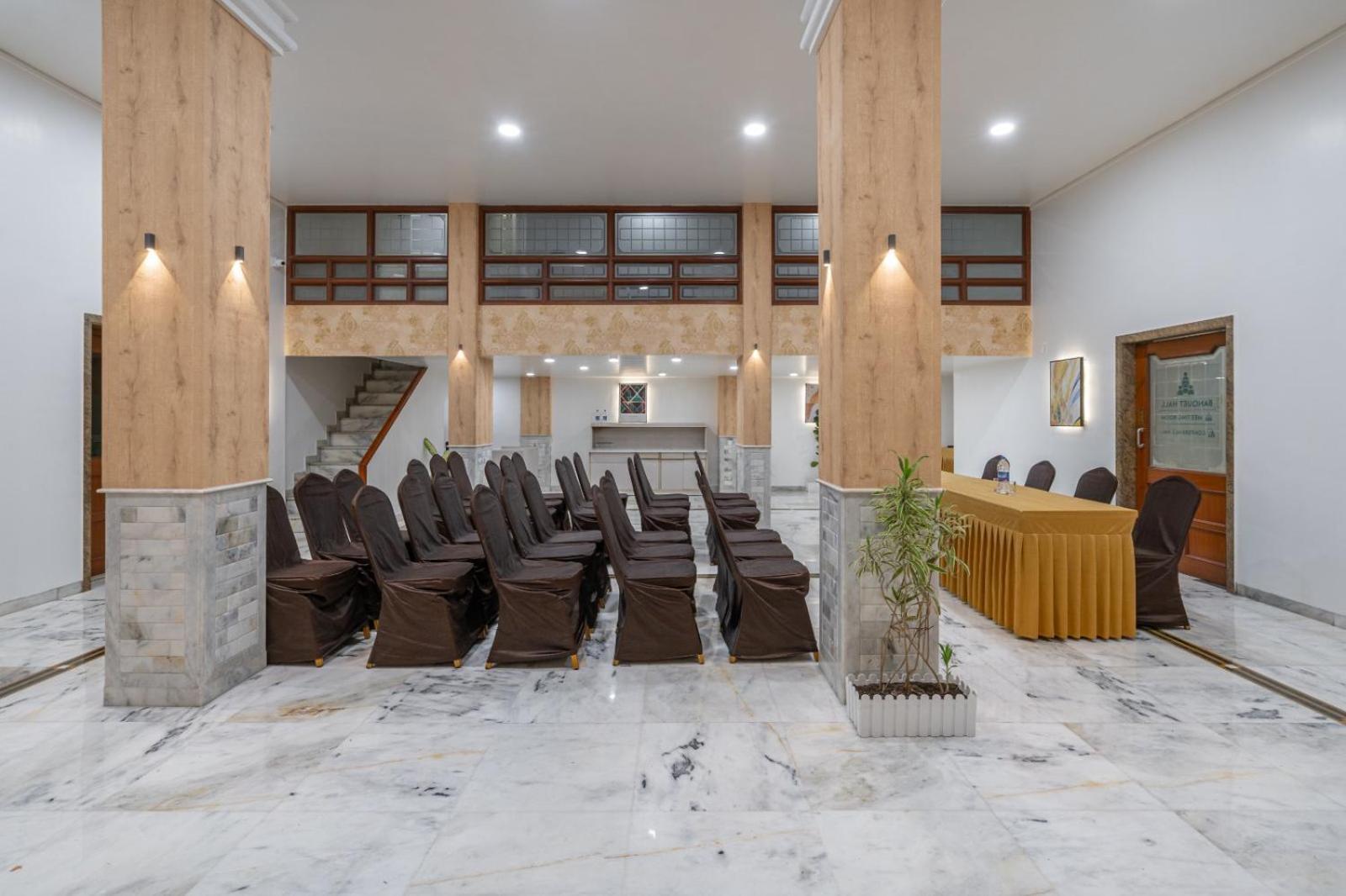 Hotel Apex Surat Exterior foto