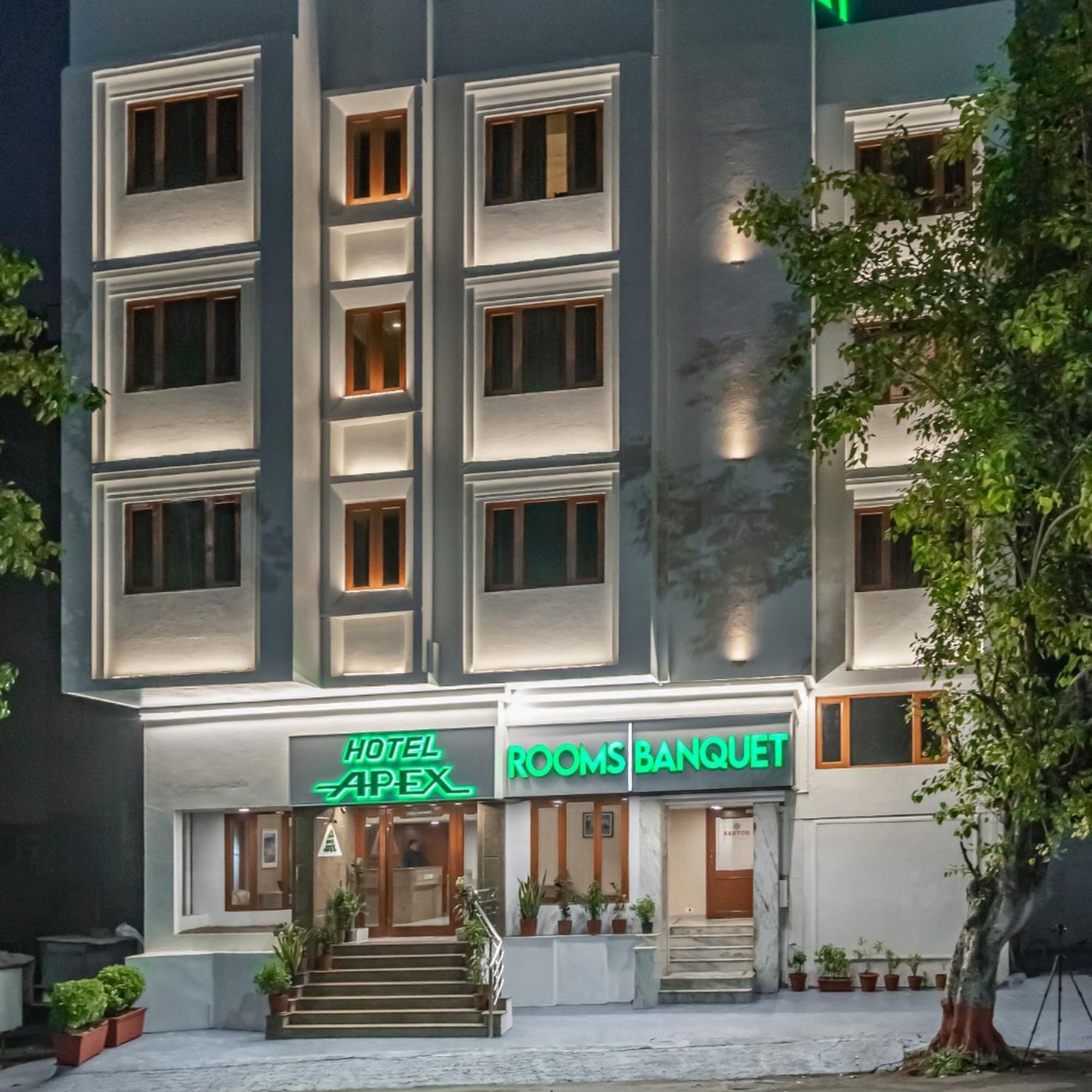Hotel Apex Surat Exterior foto