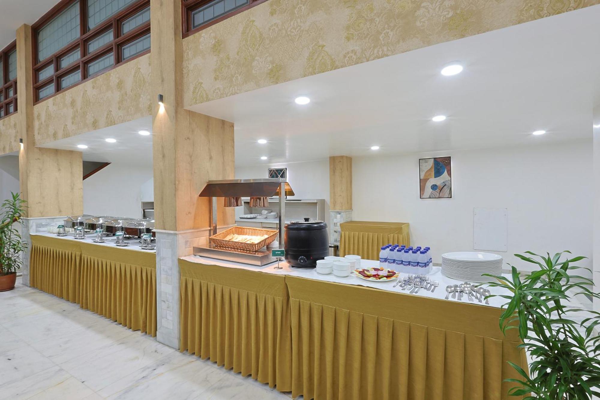 Hotel Apex Surat Exterior foto