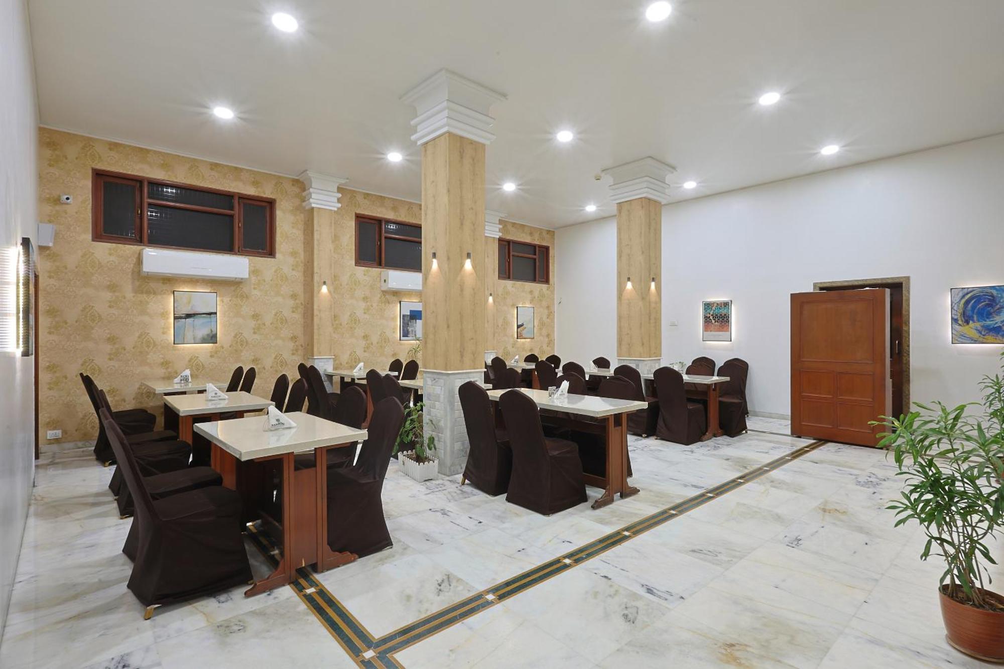 Hotel Apex Surat Exterior foto