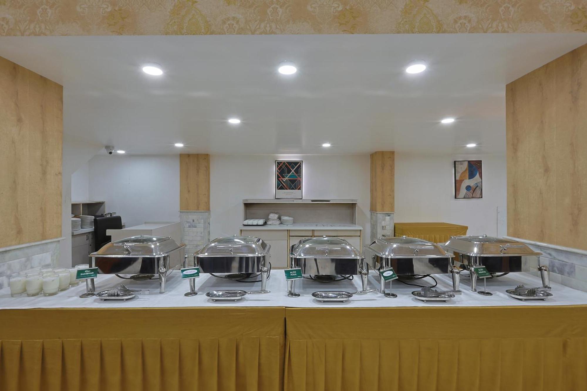 Hotel Apex Surat Exterior foto