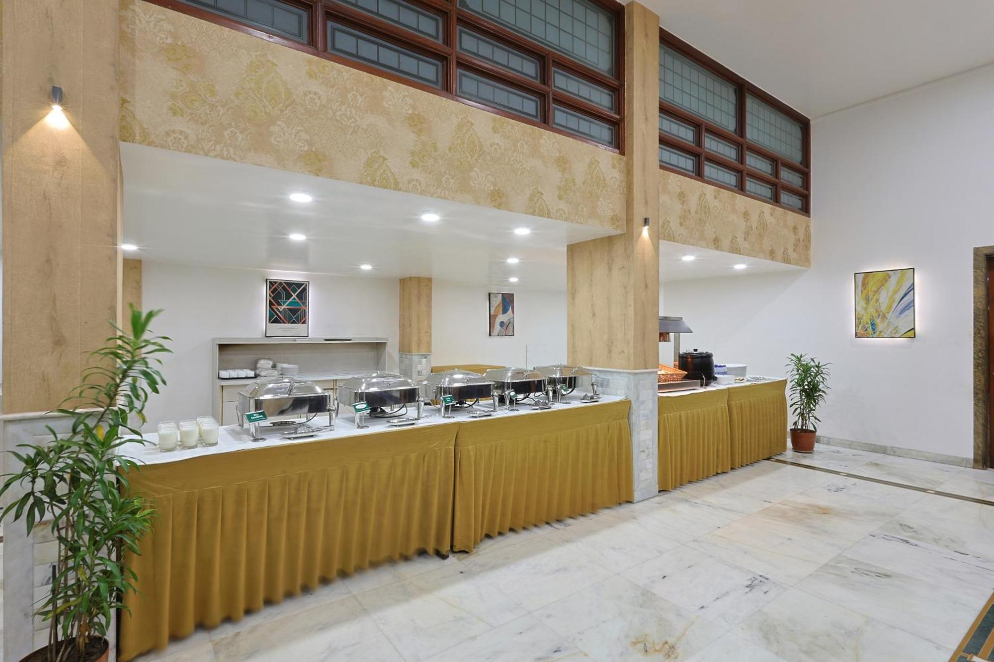 Hotel Apex Surat Exterior foto