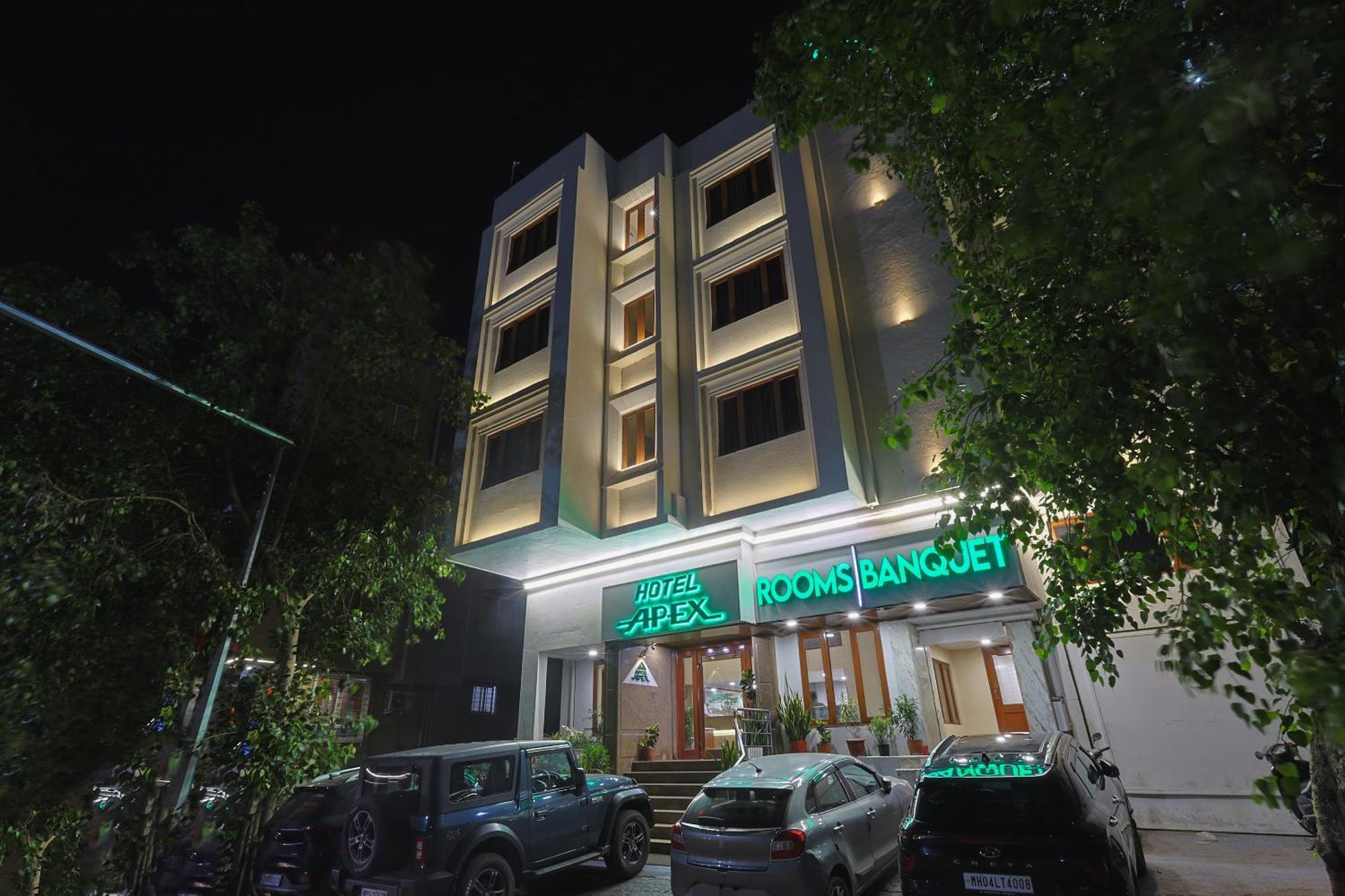 Hotel Apex Surat Exterior foto