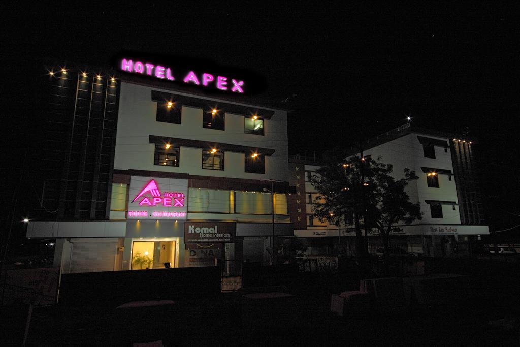 Hotel Apex Surat Exterior foto