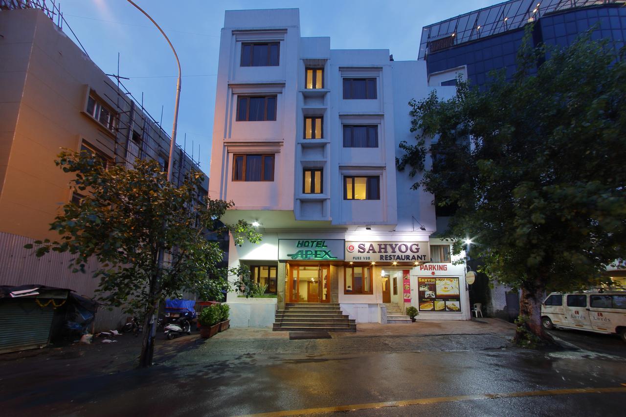 Hotel Apex Surat Exterior foto