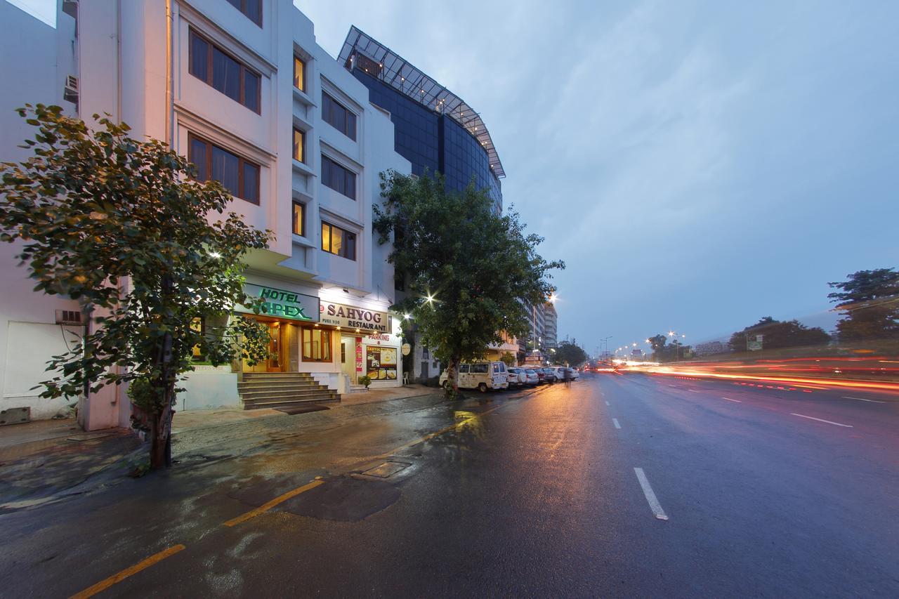 Hotel Apex Surat Exterior foto